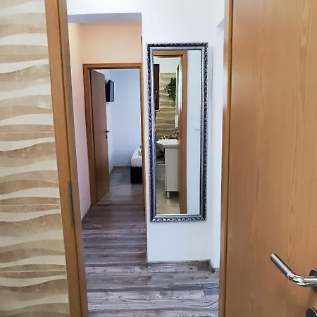 Apartment La Harmony Jacuzzi With Garden Split