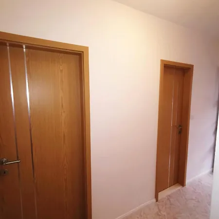 Apartment La Harmony Jacuzzi With Garden Split